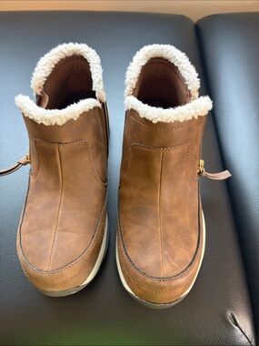 Easy Spirit Women’s Brown Slip-On Boot with Cream Sherpa Liner